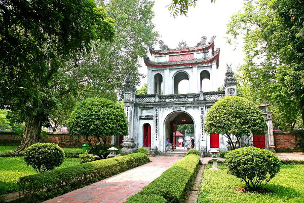 Văn Miếu Quốc Tử Giám - có thể coi là trường đại học đầu tiên của Việt Nam