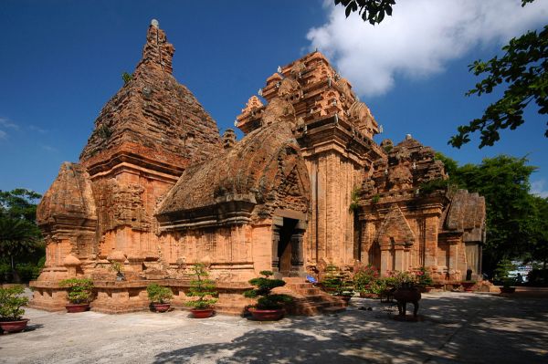 11 Nha Trang Temple