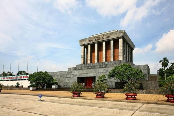địa điểm du lịch Hà Nội lăng chủ tịch