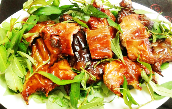 Chuột đồng nướng lu - Món ăn đặc sản miền Tây mùa nước nổi