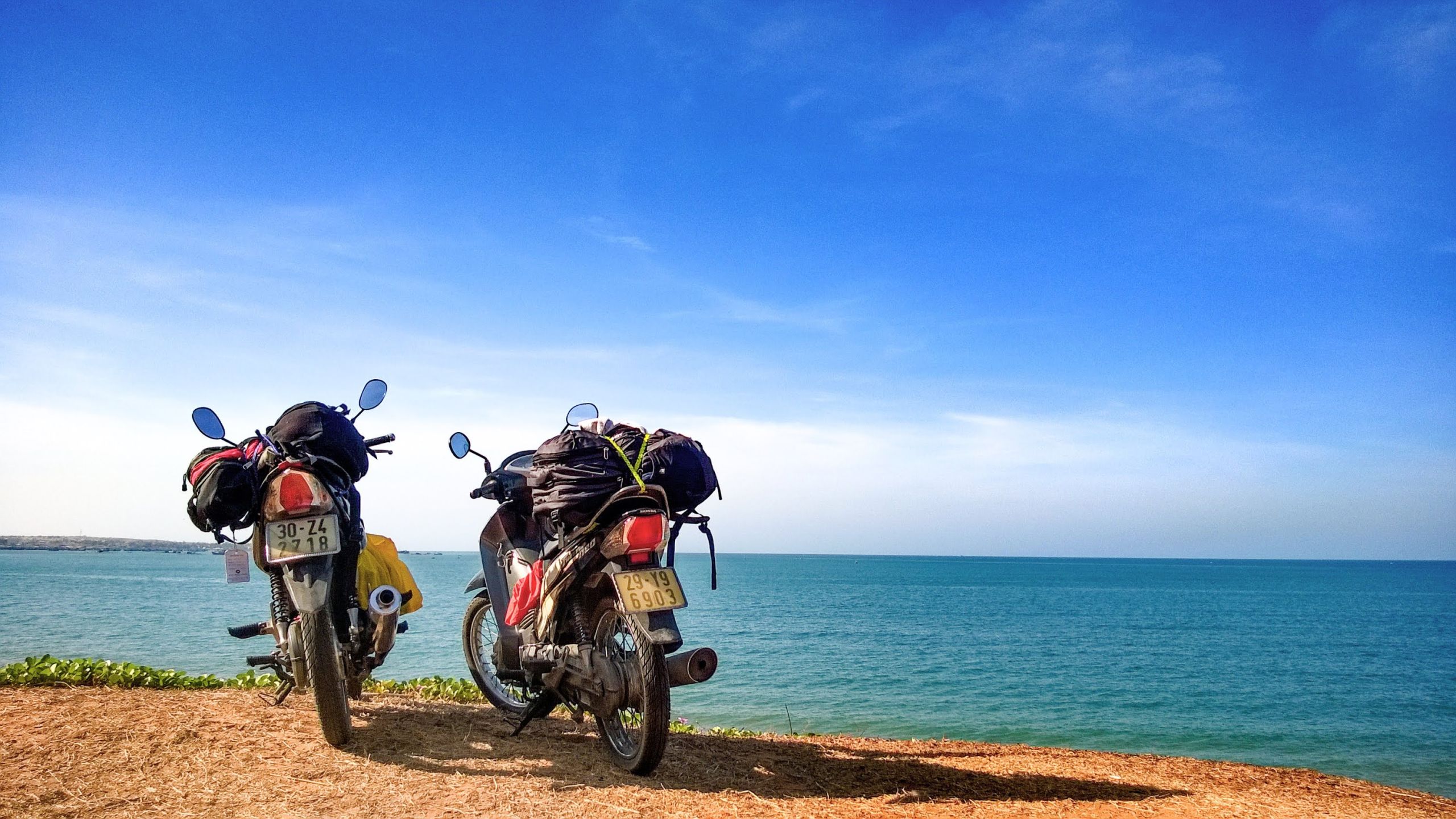 Từ Hà Nội đi Đà Nẵng bằng xe máy là sự chọn của các tín đồ mê "phượt"