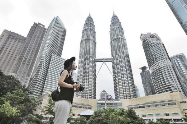 Tháp đôi Petronas - Biểu tượng tự hào của Malaysia