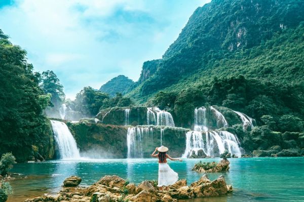 Thác Bản Giốc - 1 trong 6 thác nước đẹp nhất thế giới;