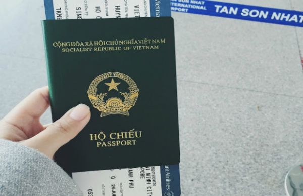 Hộ chiếu là giấy tờ quan trọng đối với hành khách là người nước ngoài