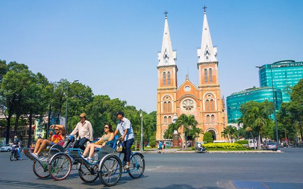Vé máy bay Rạch Giá Sài Gòn - Du lịch Sài Gòn khám phá thành phố xa hoa, lộng lẫy 