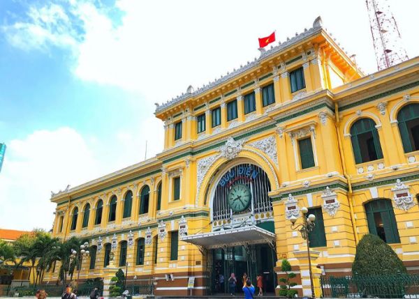 Bưu điện Thành Phố Hồ Chí Minh - Điểm đến không thể bỏ qua khi du lịch Sài Gòn tháng 4