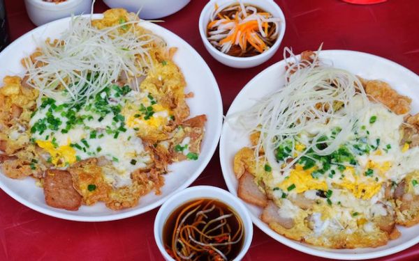 Hẻm 177 Lý Tự Trọng - khu ẩm thực ăn vặt trứ danh tại Sài Gòn