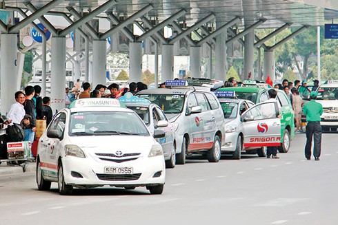 Taxi là phương tiện di chuyển phổ biến khi du lịch Sài Gòn