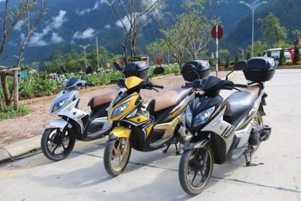 Du khách có thể thuê xe máy để tự do khám phá Sài Gòn