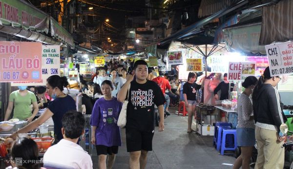 Thiên đường ẩm thực chợ Hồ Thị Kỷ - Khu phố ẩm thực trong chợ hoa lớn nhất Sài Gòn