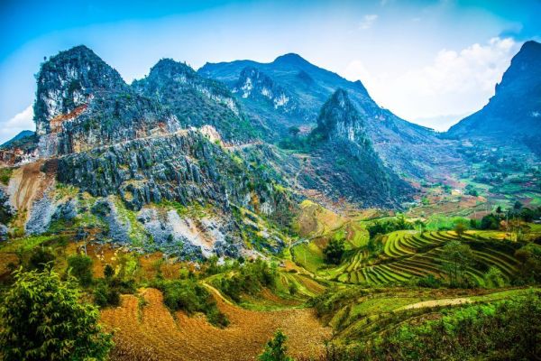 Khám phá vẻ đẹp hoang sơ của cao nguyên đá Đồng Văn