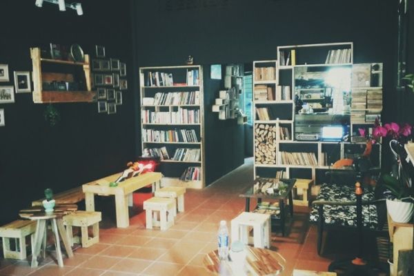 La pensée café Librairie - Cafe sách hoài cổ ở Đà Nẵng
