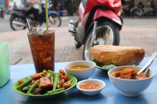Phá lấu - Món ăn đường phố mang phong cách Sài Gòn